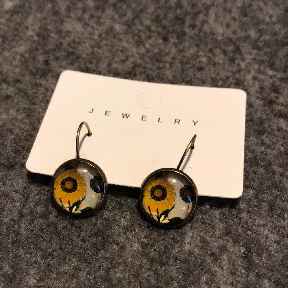 New! Antique gold-tone sunflower earrings